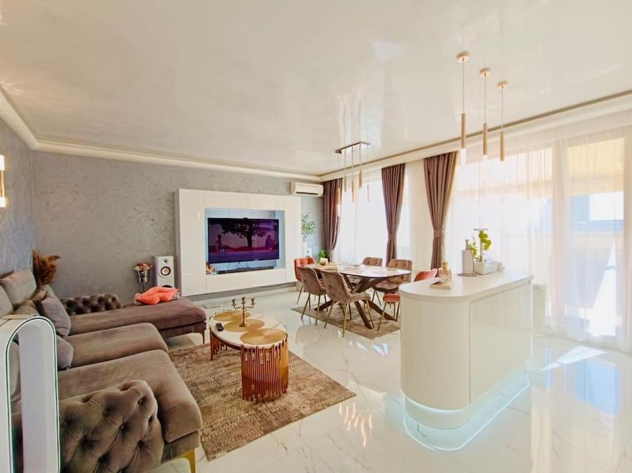 Spacious Prestige Penthouse Warna Exterior foto