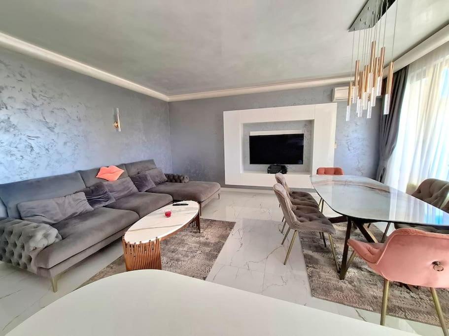 Spacious Prestige Penthouse Warna Exterior foto